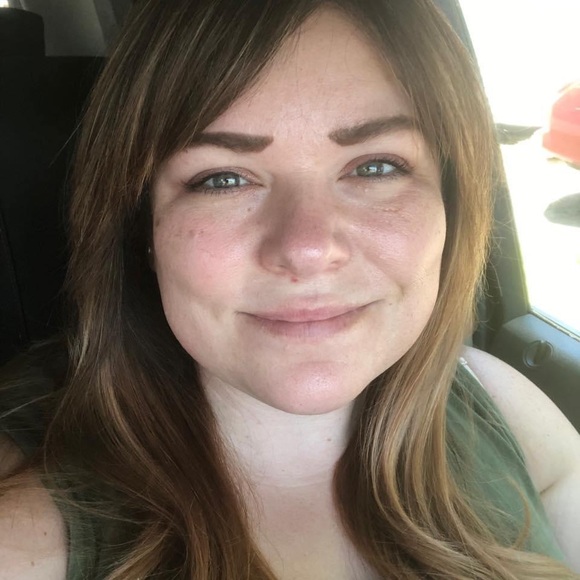 Meet your Posher, Amber! - Picture 5 of 9